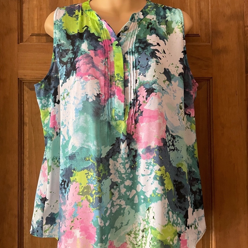 Liz Claiborne sleeveless top
